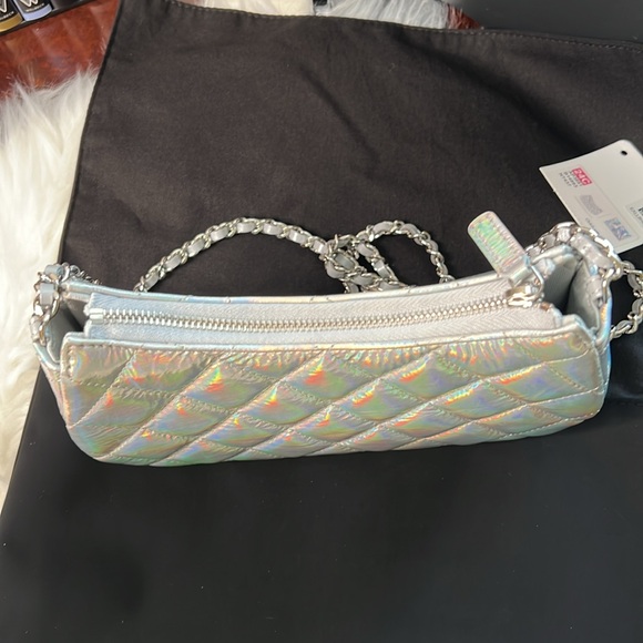 Chanel Matelasse Iridescent Mirror Goatskin Chain Shoulder Bag Aurora Silver NWT - Picture 8 of 17